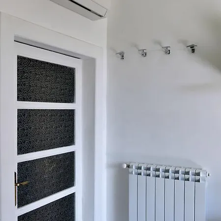 Apartment Coolor And Business *